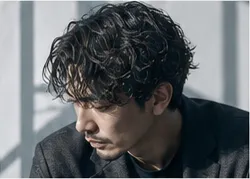 ヘアスタイルのイメージ(俯いた状態)